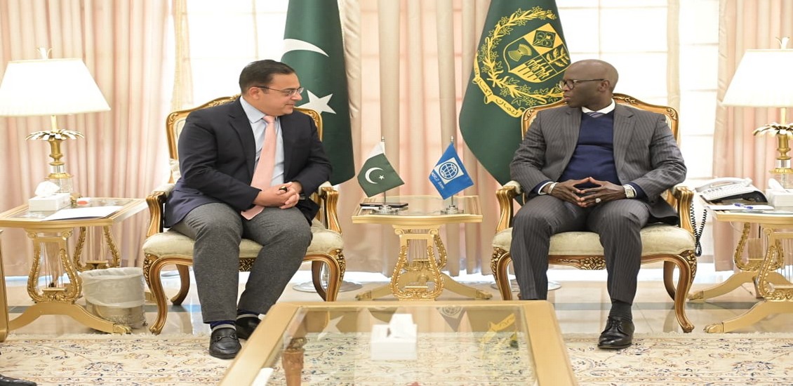 Minister for Economic Affairs, Mr Ahad Khan Cheema, in a meeting with World Bank Regional Vice President for the Middle East, North Africa, Afghanistan and Pakistan (MENAAP), Mr Ousmane Dione, in Islamabad on 20-01-2026.